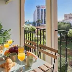 Апартаменти Erisa I La Carihuela 100 Mts Торремолінос